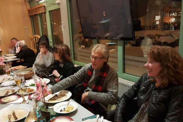 Ulf håller låda…