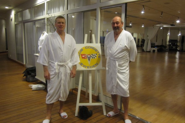 Snygga badpojkar i form av Olof Törnqvist och Lars-Åke Axelsson.