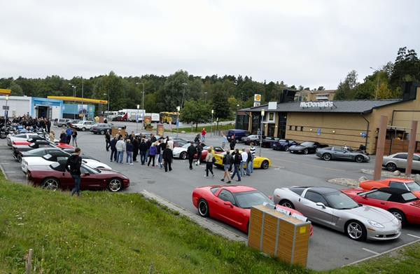 Samling på Shell/Mc Donald´s i Botkyrka.