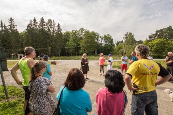 Samling parkeringen, Välkommna till wira bruk