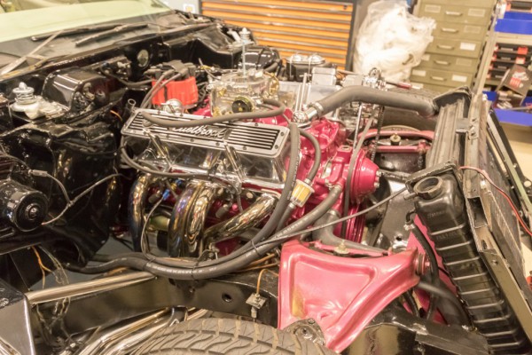 Corvette C3 under renovering efter kabelbrand.