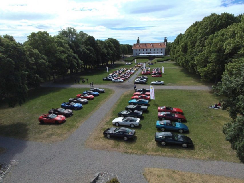 Vy mot slottet och slottsparken