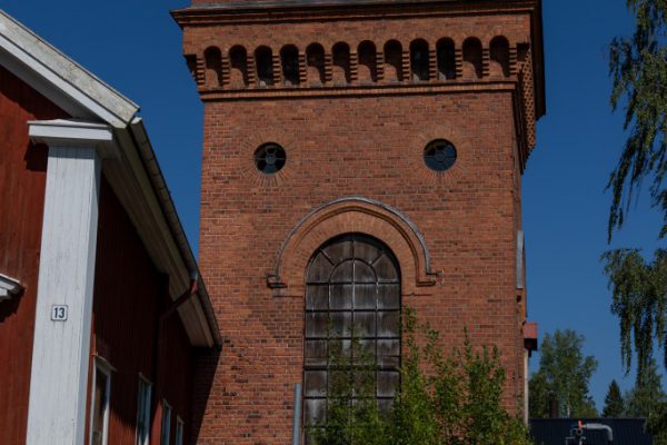 - Turbintornet -turbintornet byggdes vid 1870-talets slut och introducerades en ny teknik. Vatten drev en stålturbin som hade högt varvtal. Kraften kunde efter nedväxling användas i verkstäder m,m. Kring sekelskiftet 1900 kopplades en elektrisk generator till turbinen.